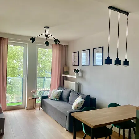 Airport Green Apartment Kl21 - Free Parking Варшава Екстер'єр фото